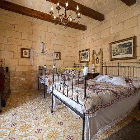 Casa vacanze 3 Bedroom Farmhouse With Private Pool In Zebbug Gozo *