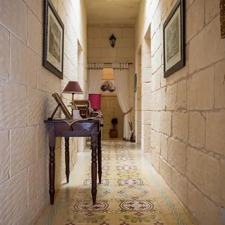 3 Bedroom Farmhouse With Private Pool In Zebbug Gozo *