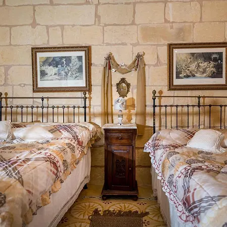 3 Bedroom Farmhouse With Private Pool In Zebbug Gozo 